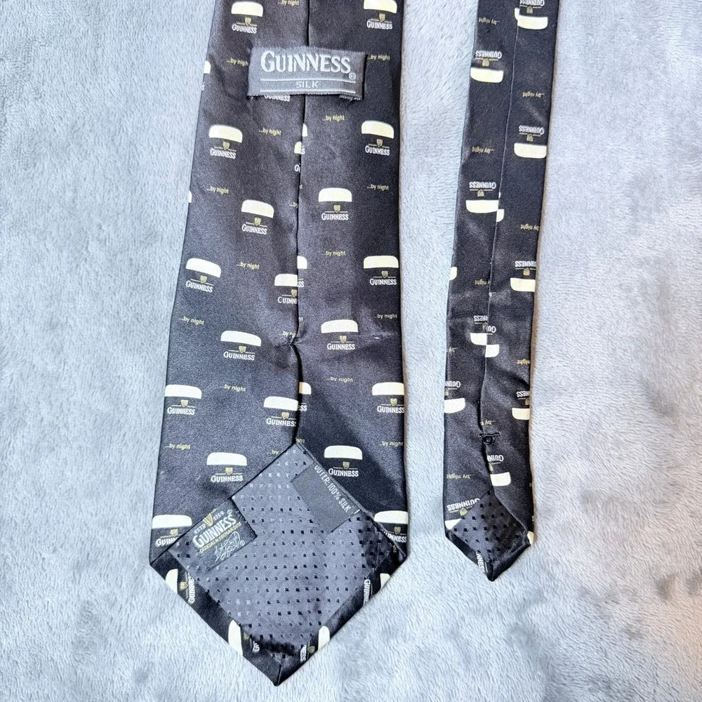 Guinness Official Merchandise Mens Black Silk Pint by Night Brewery Novelty Tie